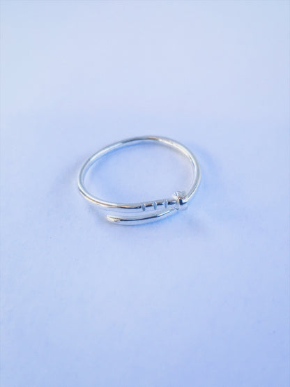 TWISTED NAIL RING